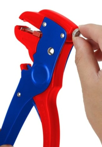 Пресс-клещи WORKPRO WP291008 обжимные автоматические 168мм