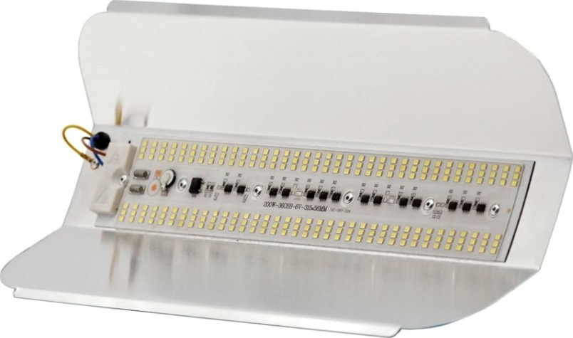 Прожектор GLANZEN FAD-0040-200 SMD IP65 6500K Прожектор GLANZEN FAD-0040-200 SMD IP65 6500K