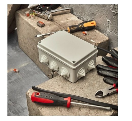 Распаячная коробка REXANT 28-3057 ОУ 150x110x70 мм, винт IP55 Распаячная коробка REXANT 28-3057 ОУ 150x110x70 мм, винт IP55