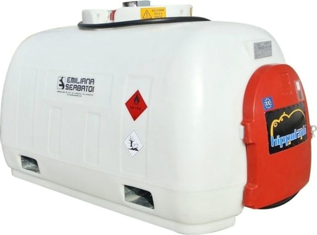 Резервуар мини АЗС PIUSI Hippotank 960 ДТ насос 12В-70 л/мин, 5 м шланг, цифр. счетчик, пист Резервуар мини АЗС PIUSI Hippotank 960 ДТ насос 12В-70 л/мин, 5 м шланг, цифр. счетчик, пист