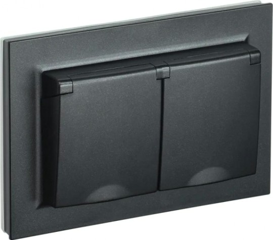 Розетка IEK BRITE РСбш12-3-44 16а 2-м ip44 с крышкой черн. [BR-R26-16-44-K02-F]