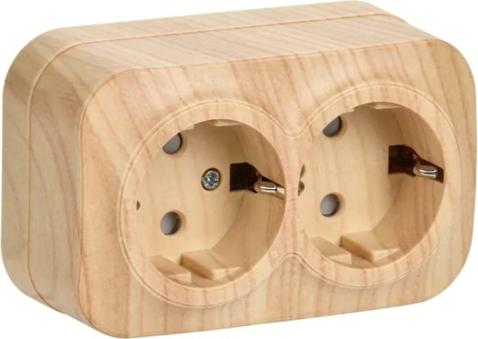 Розетка IEK Glory Рсш22-3 2-м оп 16а с заземл. защ. шторки сосна [ERH24-K34-16]