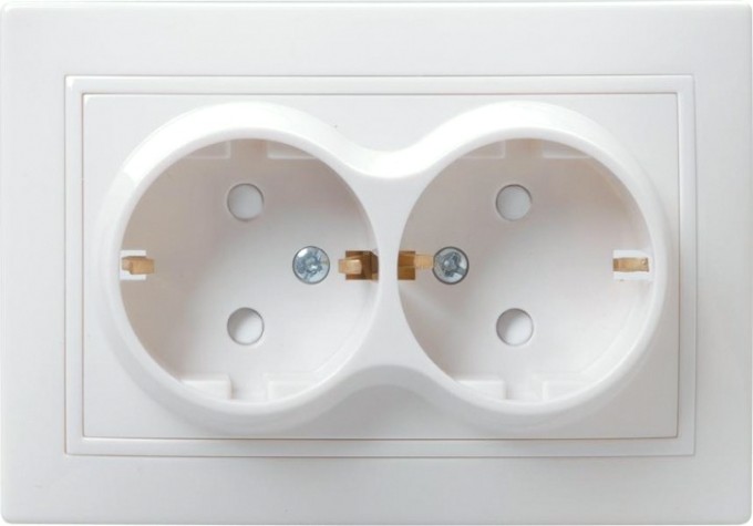 Розетка IEK Кварта Рсш12-3 2-м сп 16а ip20 с заземл. защ. шторки бел. [ERK21-K01-16-DM]