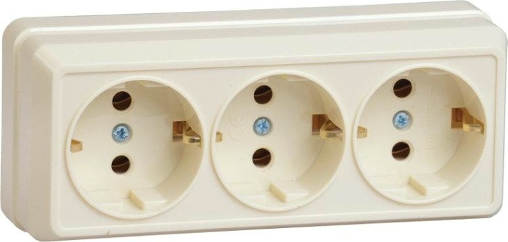 Розетка IEK Октава РС23-3 3-м оп 16а ip20 с заземл. крем. [ERO31-K33-16-DC]