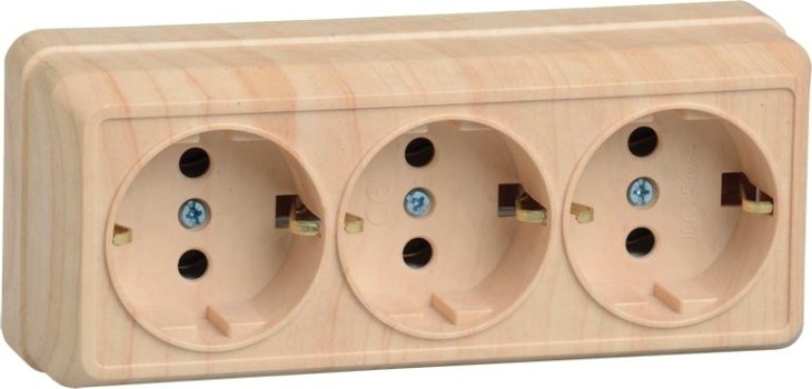 Розетка IEK Октава РС23-3 3-м оп 16а ip20 с заземл. сосна [ERO31-K03-16-DC]
