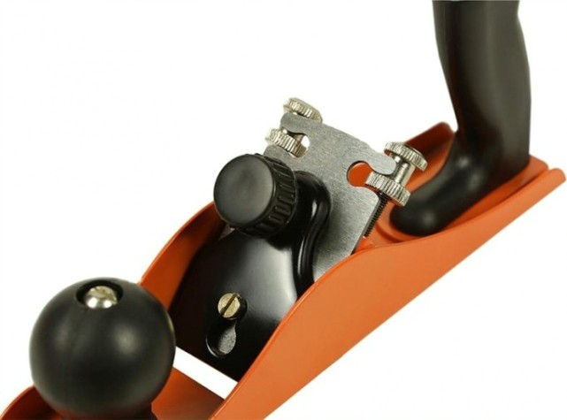 Рубанок столярный Sturm 1064-03-01 250 мм пластик. рукоятка, металлический, высокач.