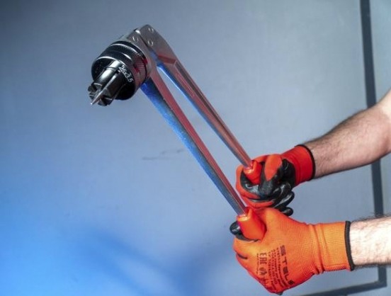 Ручной экспандер VOLL 8.00028 с набором расширит. головок для медных труб Ручной экспандер VOLL 8.00028 с набором расширит. головок для медных труб