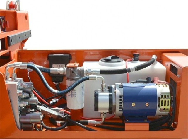 Самоходный подъемник GROST SPX H380-6N ножничного типа (узкий) [213629]