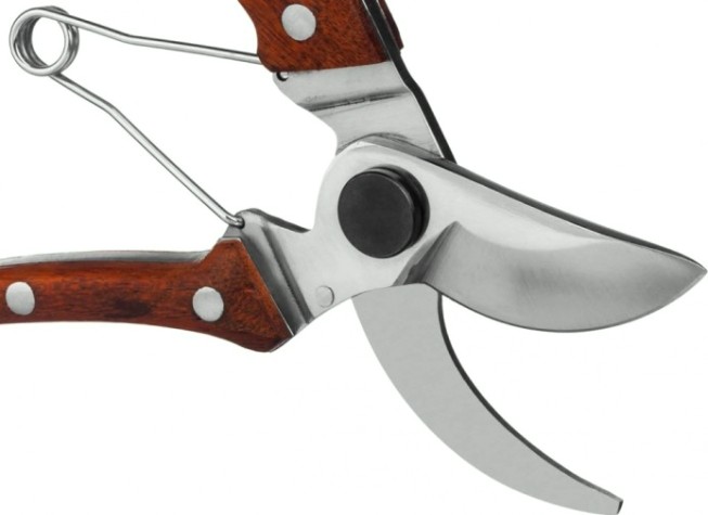 Секатор GRINDA PRO Line P-17 цельнокованый, деревянные рукоятки 195 мм [423417]