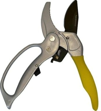 Секатор HANSKONNER HK3012-07-20 ручной 205 мм с храповым механизмом алюмин. ручка