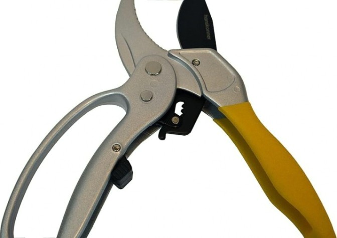 Секатор HANSKONNER HK3012-07-20 ручной 205 мм с храповым механизмом алюмин. ручка