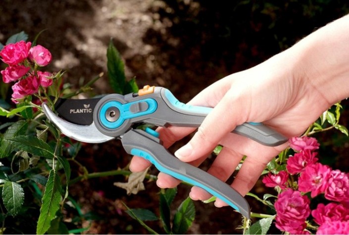 Секатор PLANTIC Light L70 плоскостной [25270-01]