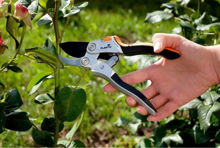 Секатор PLANTIC Pro81 плоскостной [25281-01]