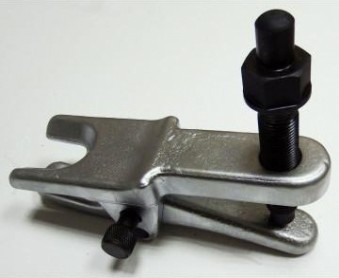 Съемник шаровых ножничного типа AE&T TA-B1011 20 - 50 мм Съемник шаровых ножничного типа AE&T TA-B1011 20 - 50 мм