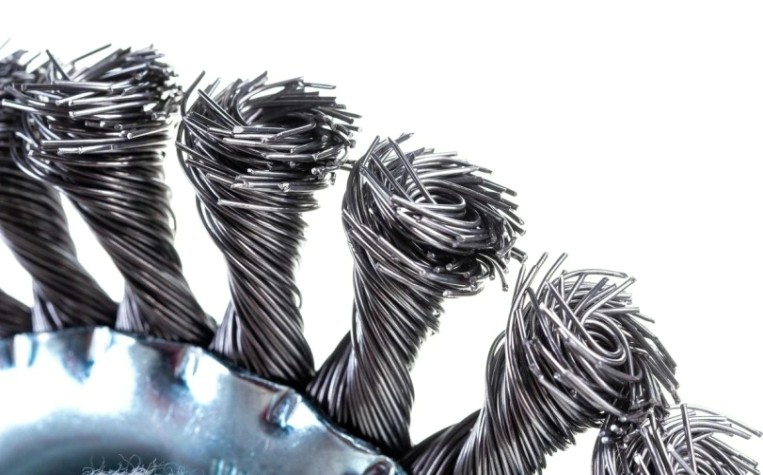 Щетка для УШМ Mirax 125 х 22,2мм плетеные пучки стальной проволоки 0,5мм [35140-125]