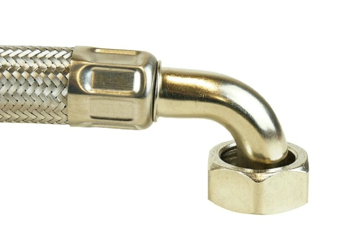 Шланг соединительный Sturm WP97JSH-6-1 для насосных станций ø1", длина 600мм Шланг соединительный Sturm WP97JSH-6-1 для насосных станций ø1", длина 600мм