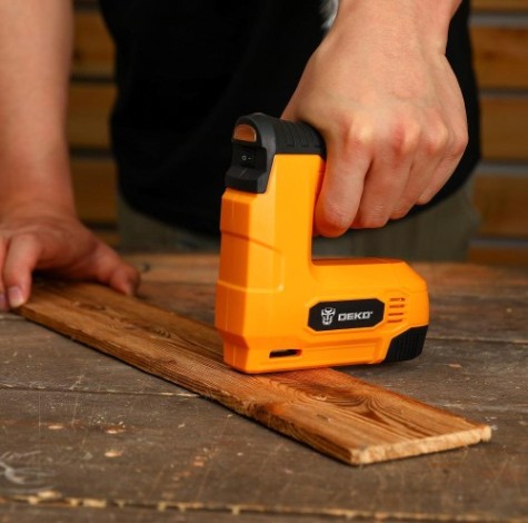 Скобозабиватель аккумуляторный DEKO DKES3.6 1х1.5Ач [065-0497]