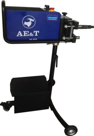 Станок для проточки тормозных дисков AE&T AM-983M без снятия и снятых с автомобиля Станок для проточки тормозных дисков AE&T AM-983M без снятия и снятых с автомобиля