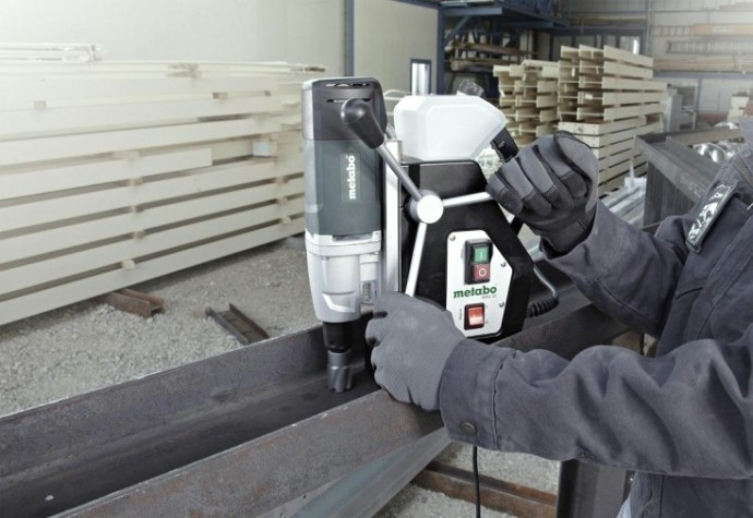 Станок сверлильный на магнитной подошве METABO MAG 32 [600635500]