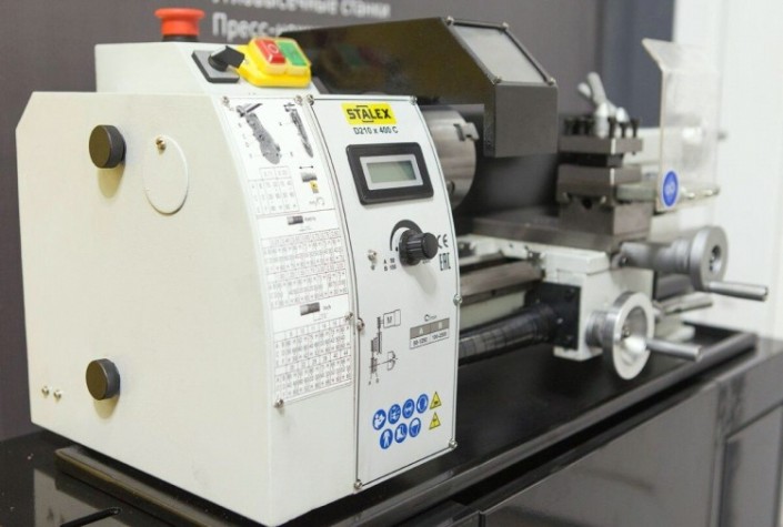 Станок токарный STALEX D210x400C настольный Станок токарный STALEX D210x400C настольный