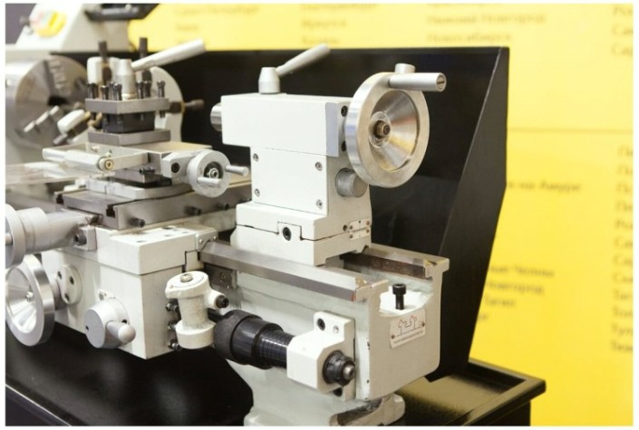 Станок токарный STALEX D250x550C настольный Станок токарный STALEX D250x550C настольный