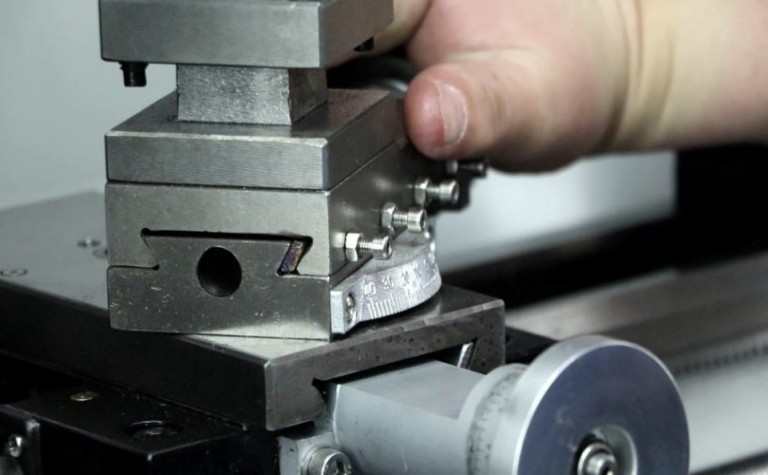 Станок токарный Visprom SPV-180x300 [39001200]