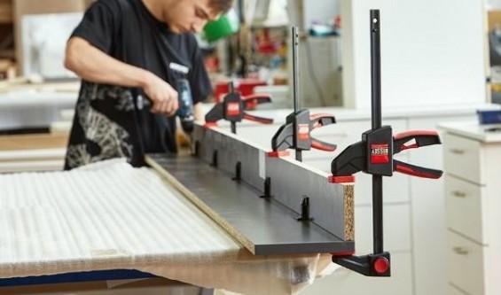 Струбцина быстрозажимная BESSEY EZXL60-9 пистолетного типа 2.7 кн, 600x90 мм [BE-EZXL60-9]