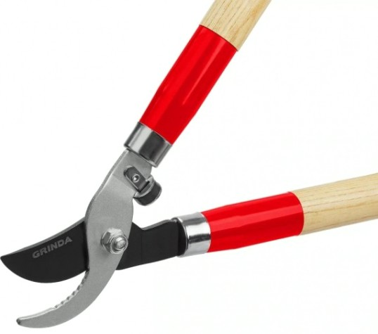 Сучкорез GRINDA W-700 плоскостной с деревянными рукоятками [40232_z02]