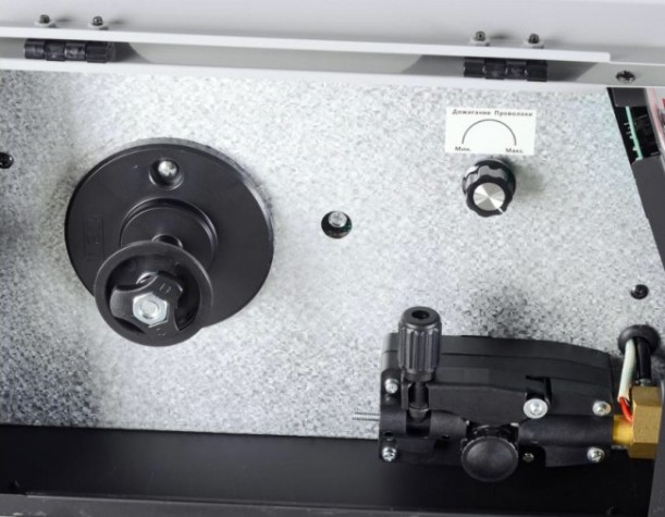 Сварочный аппарат полуавтомат Ресанта САИПА-200 многофункциональный (MIG/MAG, MMA) [65/9]