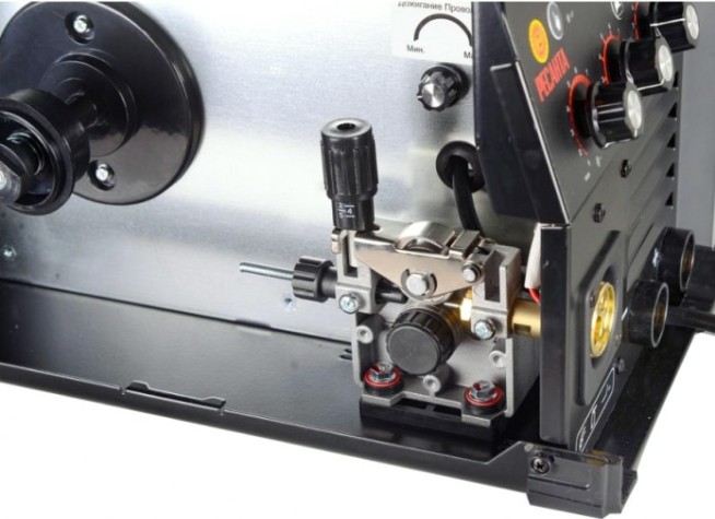 Сварочный полуавтомат Ресанта САИПА-200МФ многофунциональный (MIG/MAG. MMA. TIG DC) [65/24]