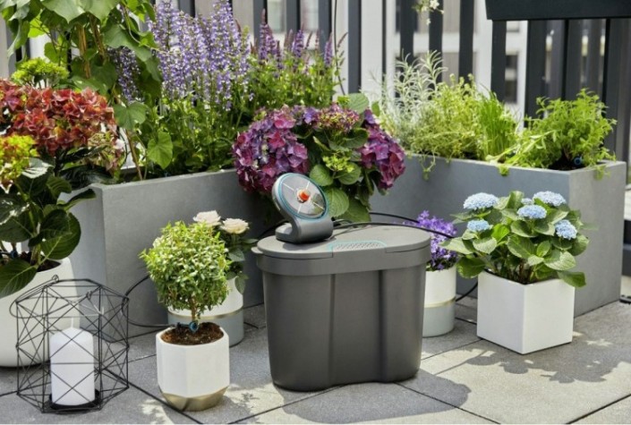 Таймер GARDENA подачи воды на солнечной батарее с интегрированным насосом aquabloom и резервуаром д [13301-20.000.00]