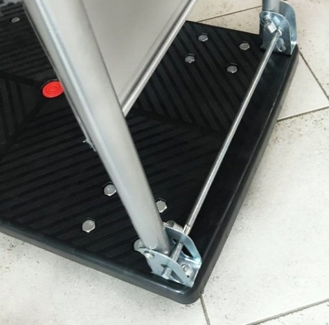 Тележка платформенная СОРОКИН 9.43 до 300 кг, 705х470 мм Тележка платформенная СОРОКИН 9.43 до 300 кг, 705х470 мм