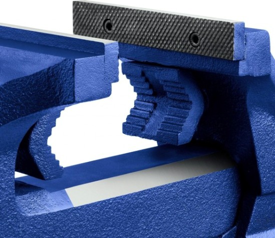 Тиски индустриальные слесарные ЗУБР ПРОФЕССИОНАЛ 100 мм, с регулировкой компенсации люфта [32703-100_z01]