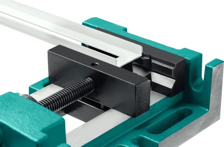 Тиски KRAFTOOL станочные 100 мм трехсторонние, сверлильные [32716-100]