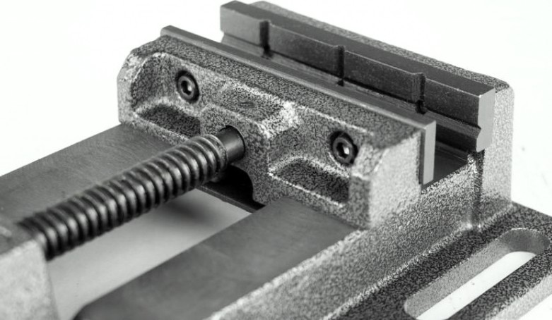 Тиски PROMA SVP-125 призм. [25100050]