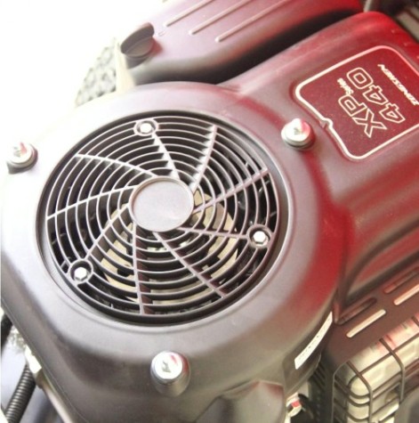 Трактор садовый Evoline TRG84M