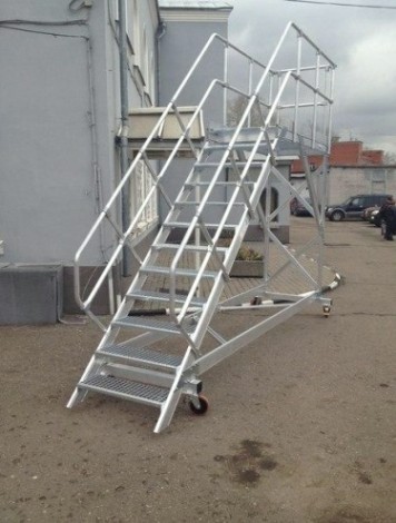 Трап с платформой KRAUSE 12 ступеней, угол наклона 60 град., ширина ступеней 600 мм 828712 [828712]