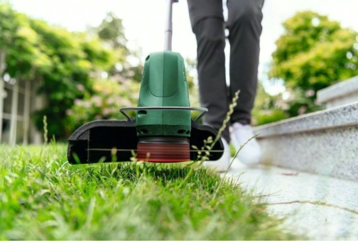 Триммер аккумуляторный BOSCH EasyGrassCut 18V-230 [06008C1A03]