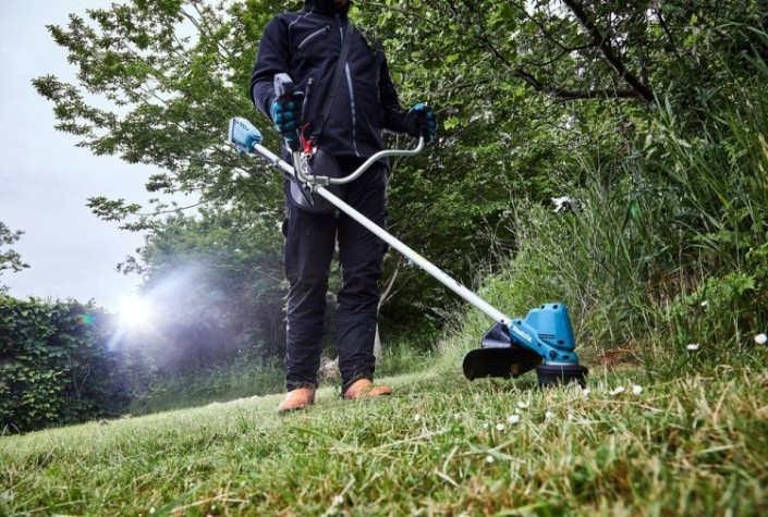 Триммер аккумуляторный MAKITA DUR 190 UZX3 без АКБ и ЗУ [DUR190UZX3]