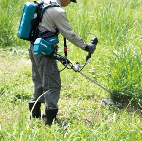 Триммер аккумуляторный MAKITA UR 101 CZ без АКБ и ЗУ [UR101CZ]