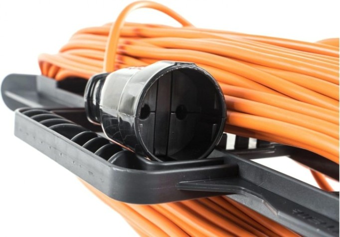 Удлинитель на рамке GLANZEN ER-40-001 ПВС 2х0.75 (40 м) Удлинитель на рамке GLANZEN ER-40-001 ПВС 2х0.75 (40 м)