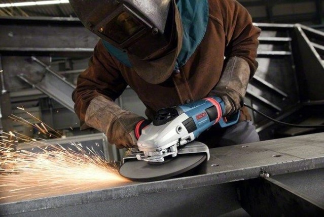 Углошлифовальная машина BOSCH GWS 26-230 LVI [0601895F04]