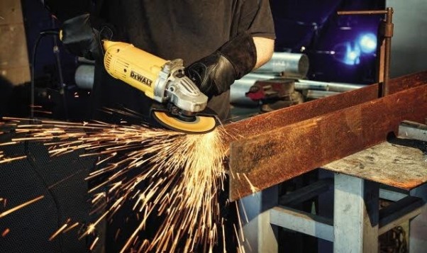 Углошлифовальная машина DeWALT DWE 496 [DWE496-KS]