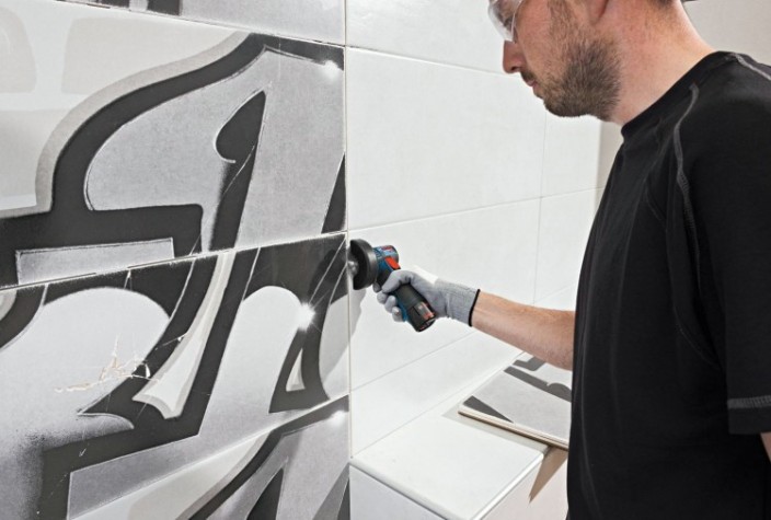 Угловая шлифмашина аккумуляторная BOSCH GWS 12V-76 бесщеточная [0615990M3E] 1х2,0 Ач, картонная коробка