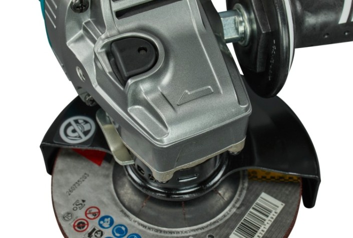 Угловая шлифмашина аккумуляторная MAKITA GA050GZ