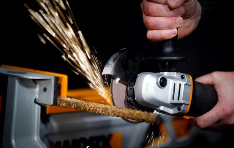 Угловая шлифмашина аккумуляторная Worx WX803 Угловая шлифмашина аккумуляторная Worx WX803