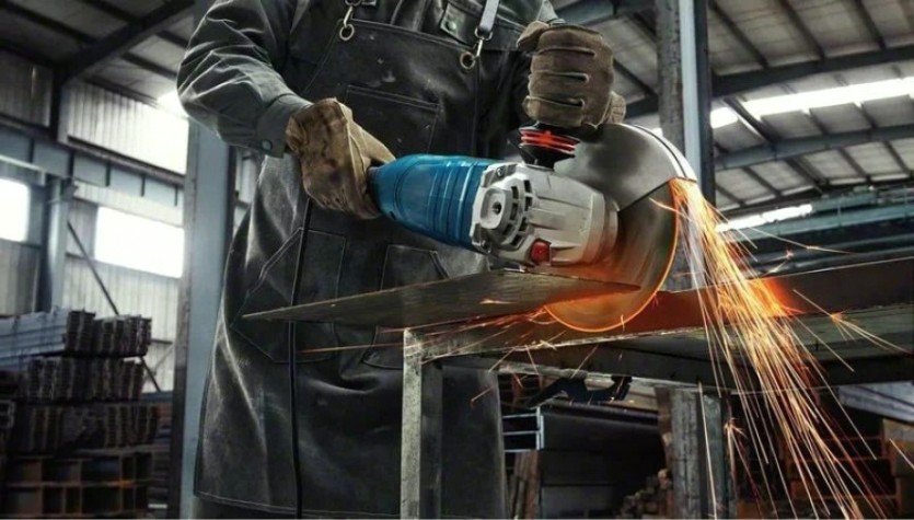 Угловая шлифмашина сетевая BOSCH GWS 24-180 [06018C2000]