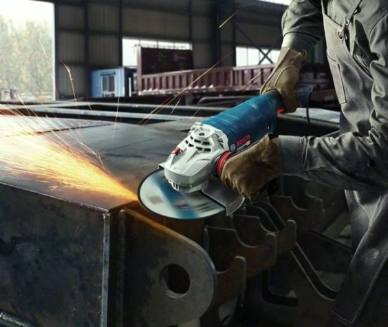 Угловая шлифмашина сетевая BOSCH GWS 24-180 [06018C2000]