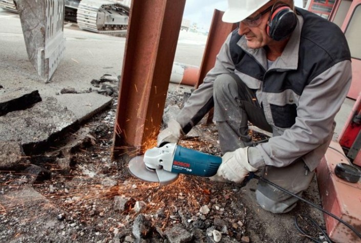 Угловая шлифмашина сетевая BOSCH GWS 24-230 JH [0601884203]