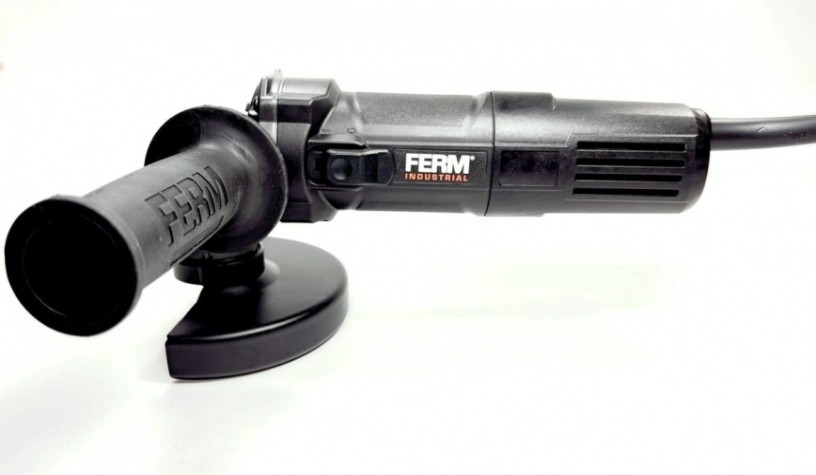 Угловая шлифмашина сетевая FERM AGM1115P